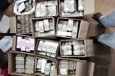 Income Tax Department Busts Hawala Racket of Rs 3,300 Crore With Links to Leading Infra Firms