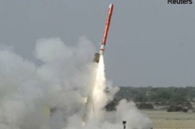 Pak test-fires missile, no comment on nuke features