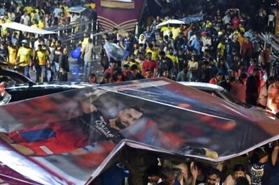 Virat Kohli's Poster Protects Fans From Rain in IPL 2023 Final, Internet Lauds Their 'Desi Jugaad'