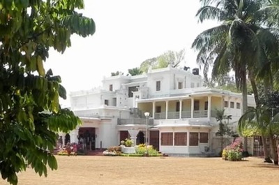 Visva-Bharati Surviving on Ventilation, For Some, It's a Goose That Lays Golden Eggs: VC Bidyut Chakrabarty