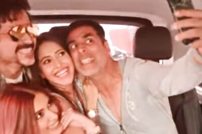 Akshay Kumar, Emraan Hashmi Welcome Nushrratt Bharuccha, Diana Penty to 'Selfiee' Squad; Watch