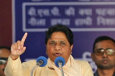 Mayawati Slams Yogi Govt's 'Politically Motivated' Move to Include 17 OBCs in SC List