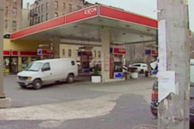 Oil prices drop to a new low