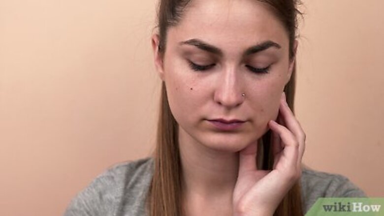 How to Apply Eye Makeup on Fair Skin