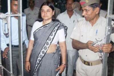 Maneka Gandhi files nomination for Aonla constituency