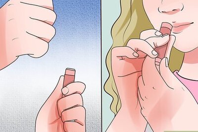 How to Apply Lip Balm