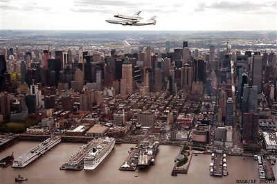 Space shuttle flies over NYC; crowds watch in awe