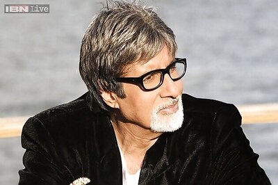 Kolkata's street food? Amitabh Bachchan enjoys it thoroughly