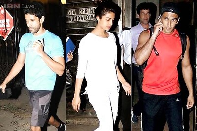 Meeting up for 'Dil Dhadkane Do'? Ranveer Singh, Priyanka Chopra spotted at Farhan Akhtar's residence