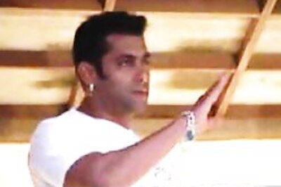 SRK out, Salman steals the show in IPL final