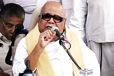Karunanidhi keeps up suspense over stand on FDI