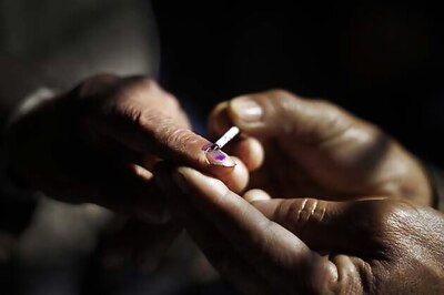 Candidates go door-to-door on eve of LS polls in Delhi