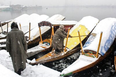 J&K, Uttarakhand Receive Fresh Snowall; Jammu-Srinagar NH Shut for 4th Day