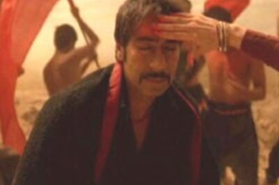 An evening in Pak watching Omkara