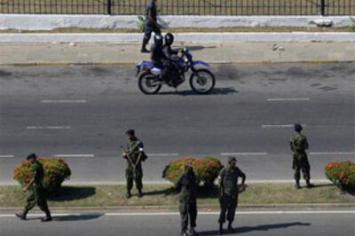 Lankan army surrounds General Fonseka's hotel