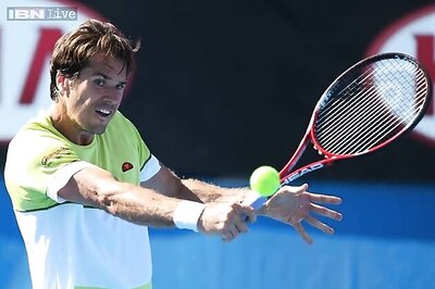 Haas retires with bad shoulder in Brazil Open semis