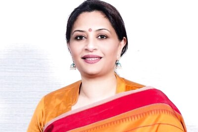 'Jab Padhengi Betiyan, Tab Badhengi Betiyan': IAS Topper's Teacher Bats for Never-Say-Die Attitude