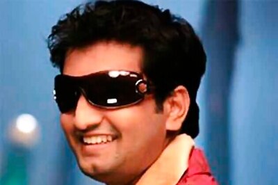 Santhanam turns singer with 'KLTA'