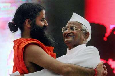 Anna angry with media, skips questions on Ramdev meet
