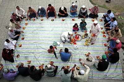Sunni Clerics Say Darul Uloom Fatwa Against Iftar at Shia Houses 'Fake, a Conspiracy'