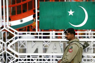 India Releases 39 Pakistani Prisoners Including 18 Fishermen