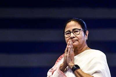 Mamata Banerjee Reaches Dubai from Spain, to Hold Meetings with Investors