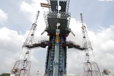 Indian spacecraft will try to unravel moon's origin