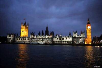 London: Man, girl parade outside British Parliament with IS flags