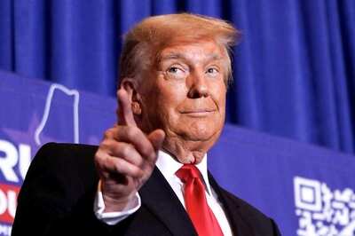 US Judge Issues Gag Order Barring Trump From Commenting on Witnesses, Others In Hush Money Case