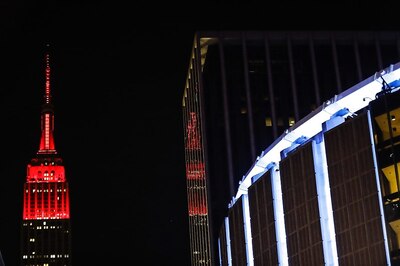 'New York, New York' Rings Out across Big Apple to Honour Medical Workers