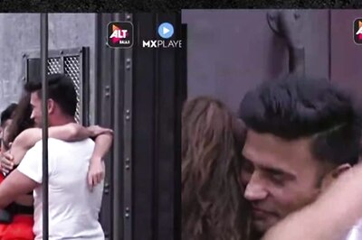 Lock Upp: Sangram Singh Proposes Fiancé Payal Rohatgi, Watch Her Reaction
