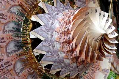 India Finding it Hard to End Love Affair With Cash