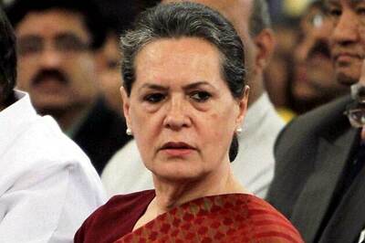 Sonia Gandhi against red beacons atop MPs' cars