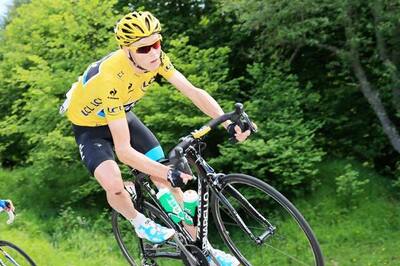 Froome survives in yellow as Contador accepts defeat