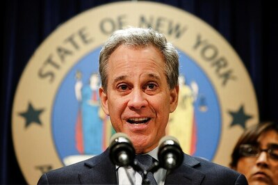 New York State Attorney General Resigns After Report of Abusing Women