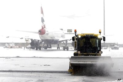 London Heathrow cancels more flights as snow continues