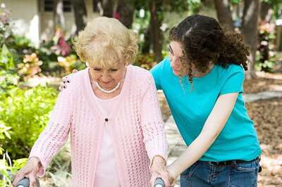 Slow Walking Speed in Elderly May Signal Dementia Risk
