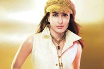Audiences flock to see Bebo in Golmaal...