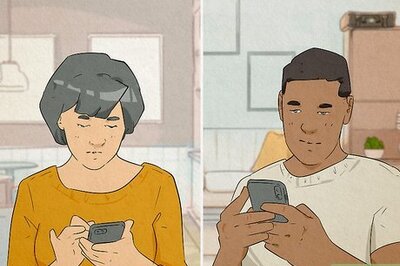 What Does the ✋ Hand Emoji Mean?