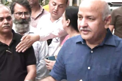 'Arrest Me by Monday or Ask PM Modi to Apologise': Sisodia's Dare Gets Thumbs Up from CM Kejriwal