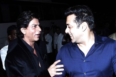 Salman Khan thanks SRK, Aamir for launching 'Bajrangi Bhaijaan' look