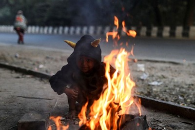Delhi Shivers as Minimum Temperature Settles at 4 Degree Celsius