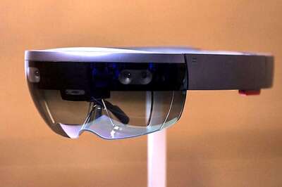Microsoft Doesn't Want to Follow the Google Way for Its HoloLens