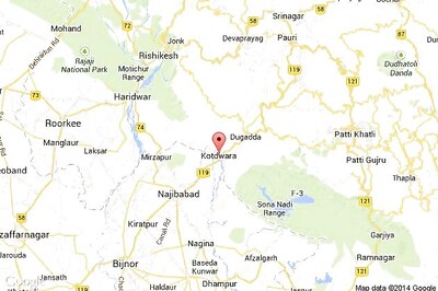 Election Commision officials seize Rs 7 lakh of unaccounted cash ahead of LS polls