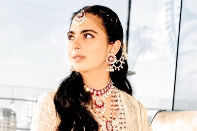 Isha Ambani Piramal Radiates Timeless Elegance in Abu Jani Sandeep Khosla’s Chikankari Lehenga