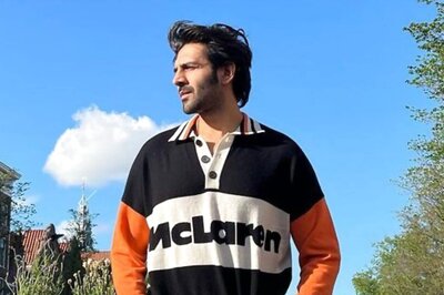 Kartik Aaryan Drops Pictures From His Europe Vacation, Poses With His 'Chicha'