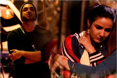 Bigg Boss 14 Day 37 Written Updates: Jasmin Bhasin Nominates Rubina Dilaik to Save Aly Goni