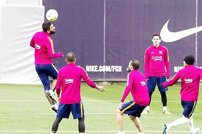 Barcelona honour Johan Cruyff, Real Madrid seek redemption in Clasico