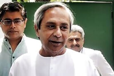 CPI, CPI(M) want Naveen to take leadership of Third Front