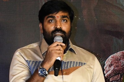 Vijay Sethupathi SHUTS DOWN Reporter for Asking About Heroes Working With Younger Heroines: 'Please Leave It'